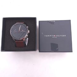 Bild von Tommy Hilfiger Quarz Uhr Multi Zifferblatt Leder Unisex 1791487 Analog stilvoll