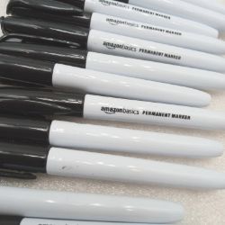 Bild von Amazon Basics Permanentmarker Schwarz 12er-Pack Permanent Marker Pens Bürobedarf