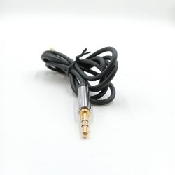 Bild von Amazon Basics Aux Kabel Stereo Audiokabel 3,5 mm Klinkenstecker auf Travel Wall