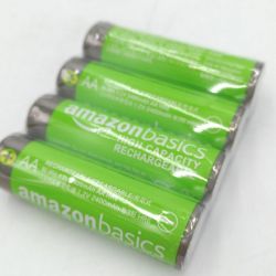 Bild von Amazon Basics Wiederaufladbare AA Batterien Energiespeicher 4 Stück Kapazität höher